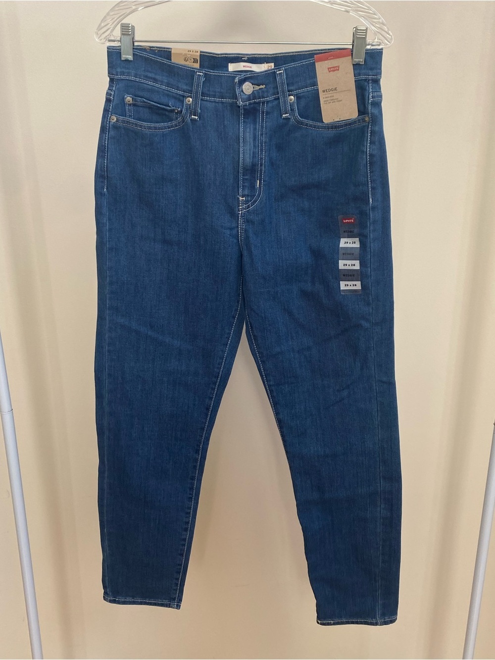 NWT Levi's Wedgie jeans medium wash Sz 29x28 - Picture 6 of 7